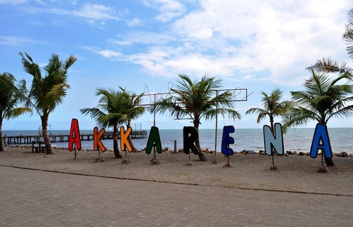Menikmati Keindahan Sunset di Pantai Akkarena Makassar