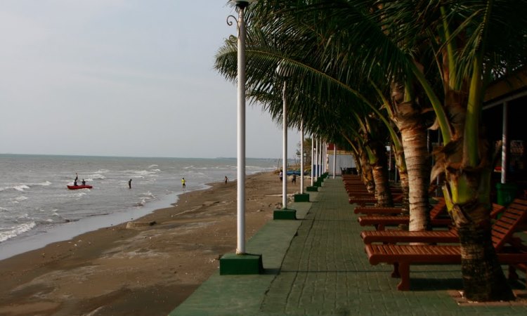 Pantai Sampulungan, Destinasi Andalan Dekat Kota Makassar