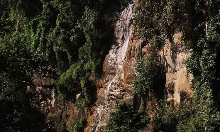 Daya Tarik Air Terjun Tattungo