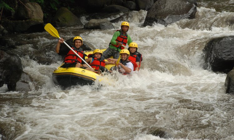Aktivitas di Sungai Sawangan