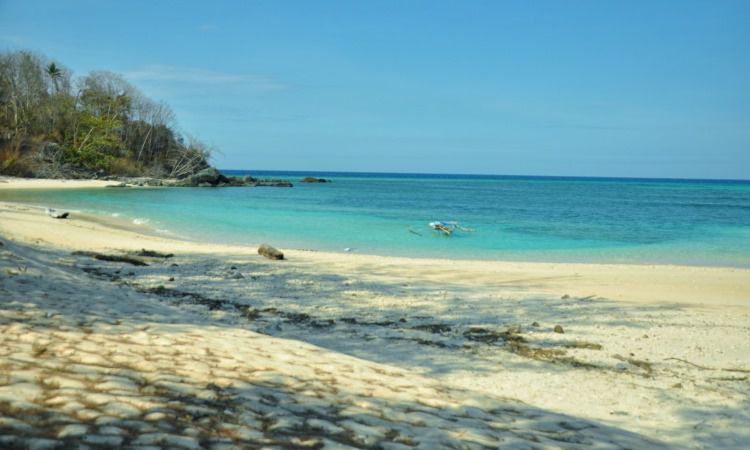Indahnya Pantai Dunu, Wisata Pantai yang Menawan di Gorontalo