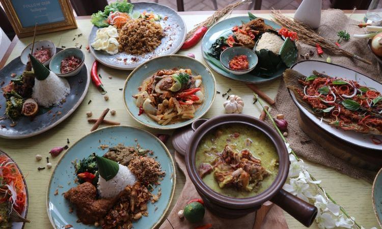 15 Makanan Khas Sulawesi Selatan yang Unik & Terkenal Lezat