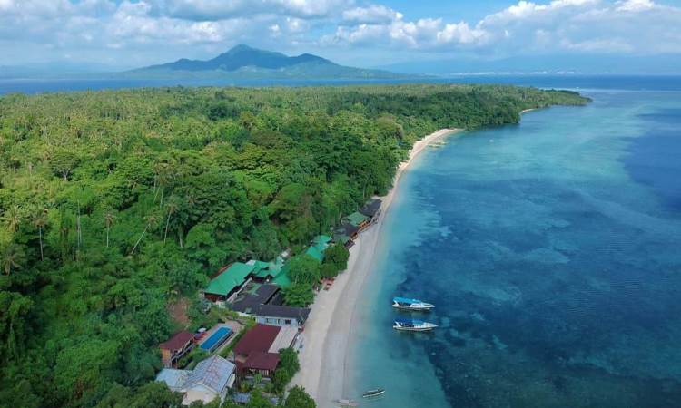 Pantai Bunaken, Pesona Bawah Laut yang Menakjubkan di Manado - Celebes ID