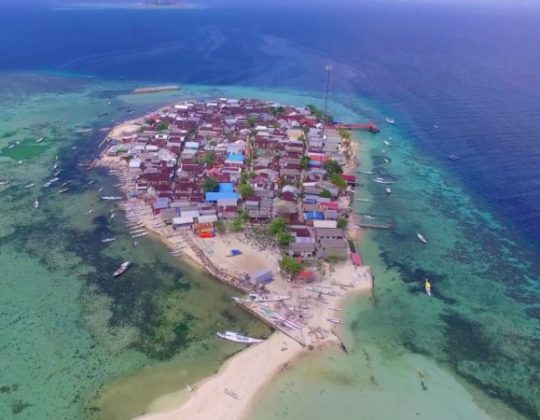 Pulau Barrang Caddi, Destinasi Wisata Bahari Eksotis Nan Indah di Makassar