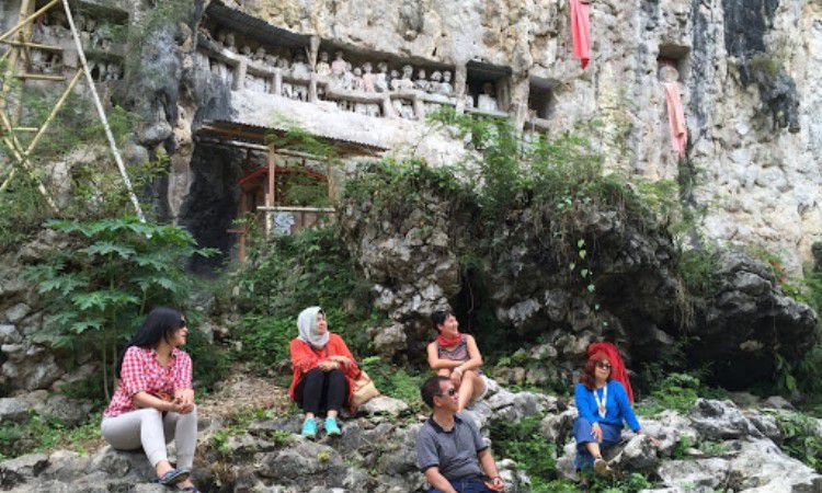 Wisata Sejarah Suaya Yang Unik Dan Lagi Hits Di Toraja