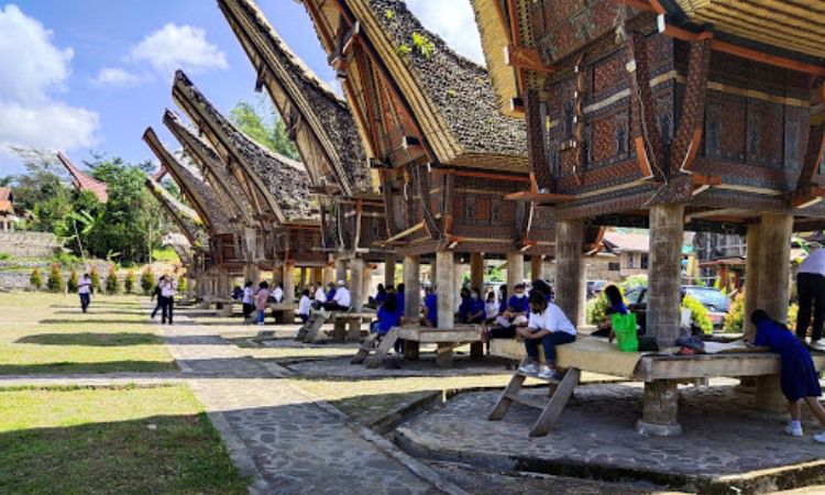 Wisata Tongkonan Karuaya Yang Mempesona Dan Lagi Hits Di Toraja