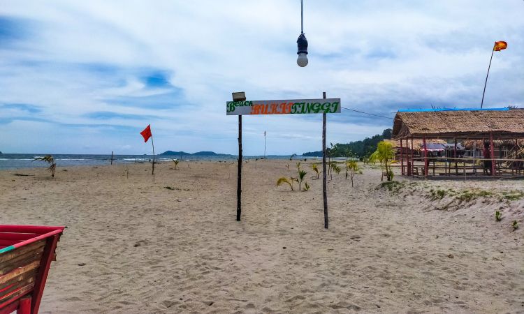 Pantai Bukit Tinggi, Pesona Pantai Pasir Putih & Tebing Eksotis di Minahasa