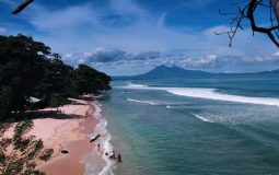 Pantai New Triple M, Pantai Indah dengan Panorama Alam Memukau di Minahasa
