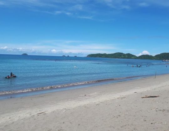 Pantai Lumintang, Pesona Pantai Pasir Putih Eksotis di Minahasa Tenggara