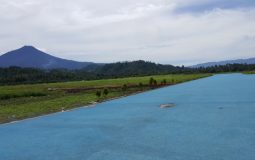 Karpet Biru Manado, Spot Foto Keren Berlatar Alam Pegunungan