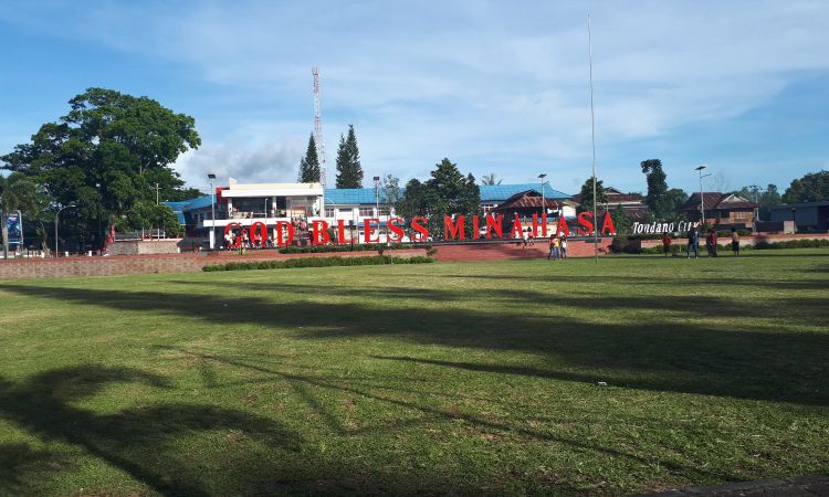 Taman Kota Tondano, Taman Favorit untuk Nongkrong & Kulineran di Minahasa