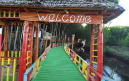 Kampoeng Mangrove Rara, Hutan Wisata Kekinian  & Sarana Edukasi di Jeneponto