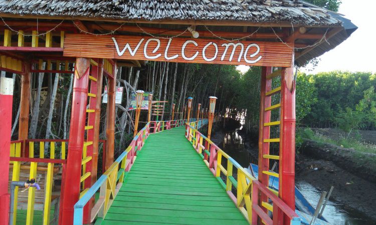 Kampoeng Mangrove Rara, Hutan Wisata Kekinian  & Sarana Edukasi di Jeneponto