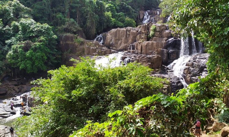 Tips Air Terjun Parangloe